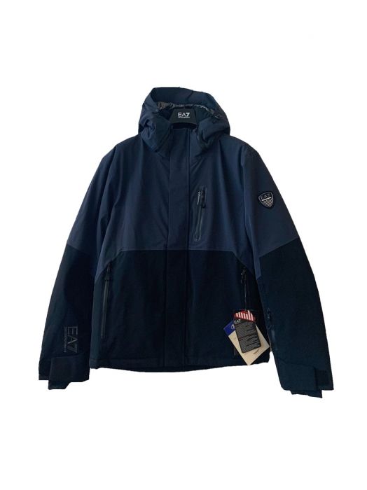 Armani regenjas on sale